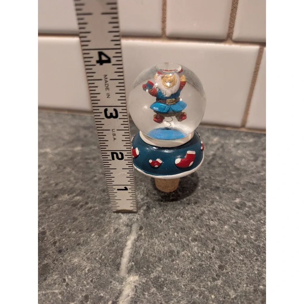Jingle Rock Top Snow Globe Bottle Topper Santa Cork Wine Bottle Accessory in Box